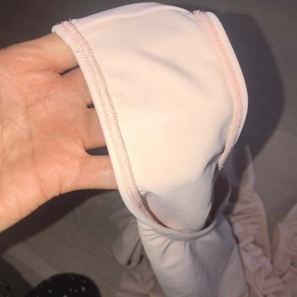 Lovers + Friends Blush Flutter By Ruffle One Piece Swimsuit sz M - Picture 8 of 8